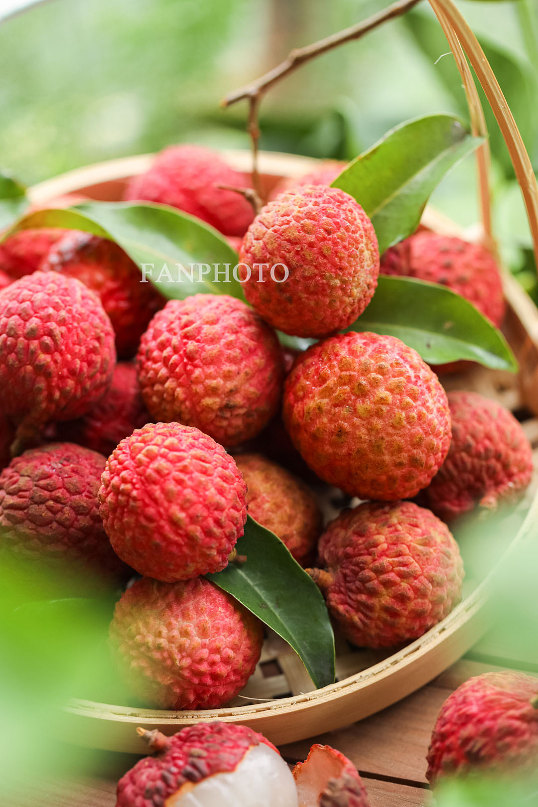 新鲜荔枝水果拍摄（图ZMzQ0MTkzOTM2） - 美食摄影 - 站酷设计师吴小厨FANPHOTO原创素材 - 站酷ZCOOL