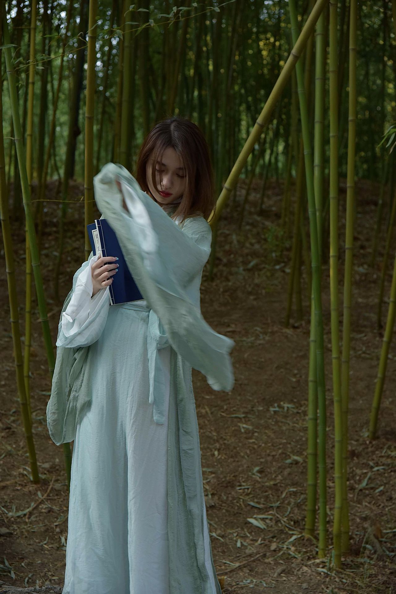 苦学摄影多年,只为求得今日一鸣惊人,诸位 献丑了