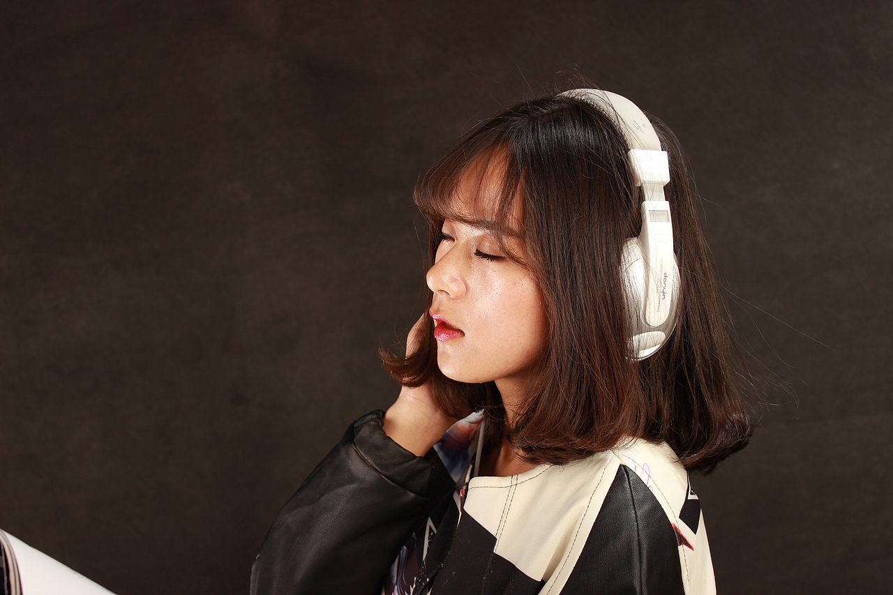 人像攝影3（圖ZNDE5NTEyMDQ=） - 人像攝影 - 站酷設(shè)計(jì)師芳芳9407原創(chuàng)素材 - 站酷ZCOOL