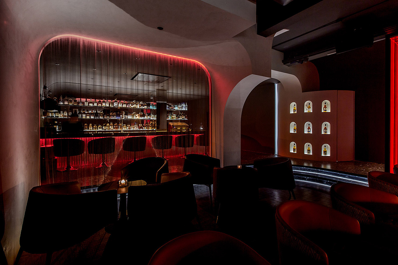 WHISPER-BAR