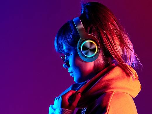 LED耳機(jī)（個(gè)人主頁-ZNTQ4NzIyNjA=） - 海報(bào) - 站酷設(shè)計(jì)師乘帆原創(chuàng)素材 - 站酷ZCOOL