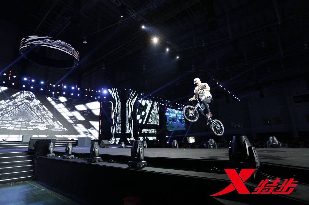 特步颁奖盛典（图ZMTA5ODM0MjQw） - 舞台美术 - 站酷设计师厦门Q原创素材 - 站酷ZCOOL