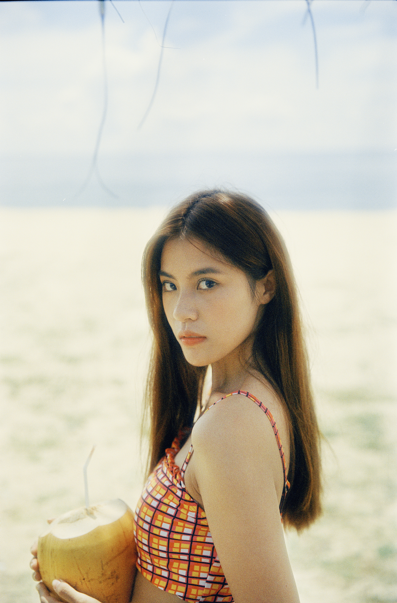 日月湾的海🌴（图ZMjUxOTE4NzA4） - 人像摄影 - 站酷设计师北秋白_原创素材 - 站酷ZCOOL