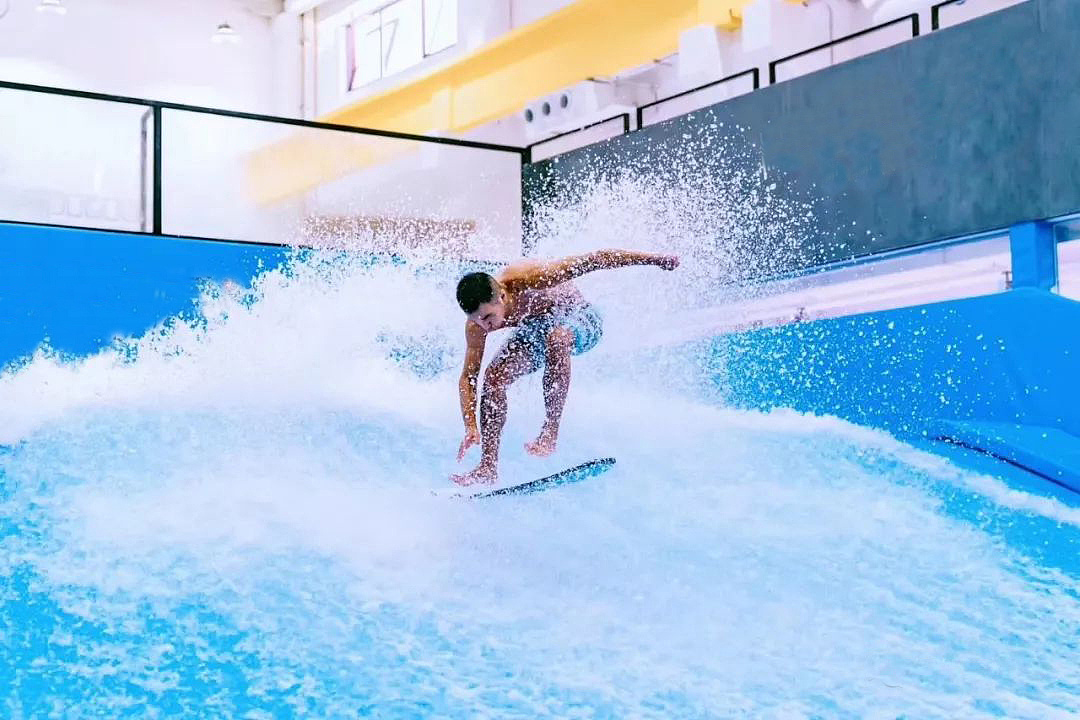 南京室内冲浪图片