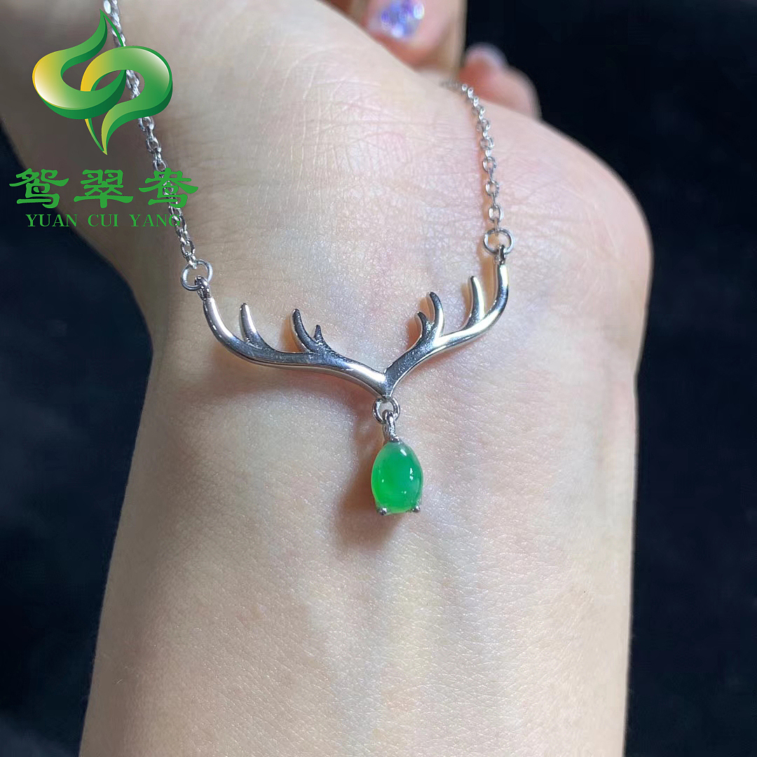 -鸳翠鸯珠宝-【一鹿有你｜天然翡翠项链吊坠】—（图ZMjAxNzk1NDUy） - 首饰设计 - 站酷设计师鸳翠鸯珠宝原创素材 - 站酷ZCOOL