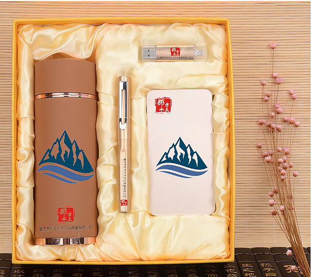 礼品套装（图ZNjQ1OTcwMDA=） - 包装 - 站酷设计师Mark_zhu原创素材 - 站酷ZCOOL