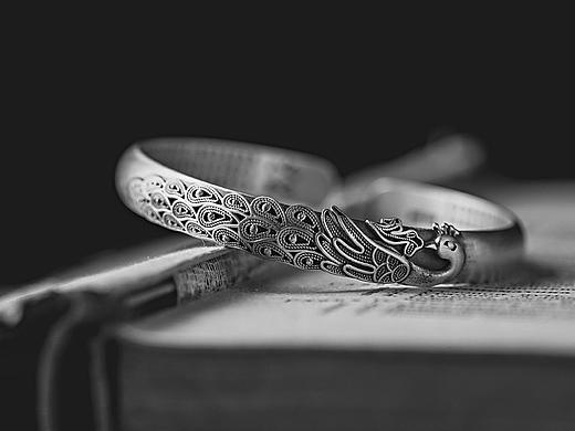 # cube vision # 中国风纯银手镯暗调拍摄