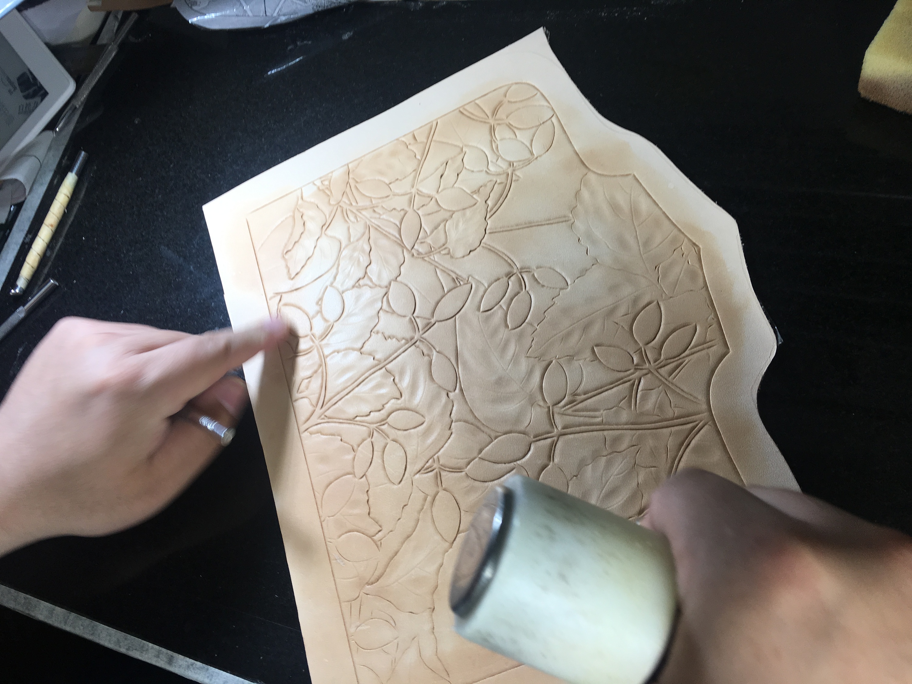 皮雕花卉图案|手工艺|皮艺|东方皮雕 - 原创作品 - 站酷 (zcool)