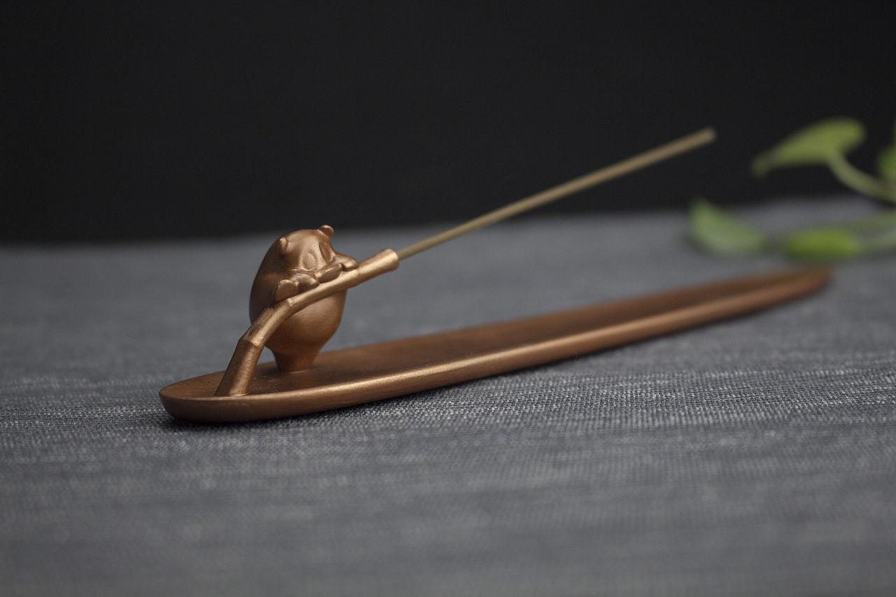 《熊猫戏竹》香薰摆件（图ZMTE5MDE5ODY4） - 生活用品 - 站酷设计师sososnowman原创素材 - 站酷ZCOOL