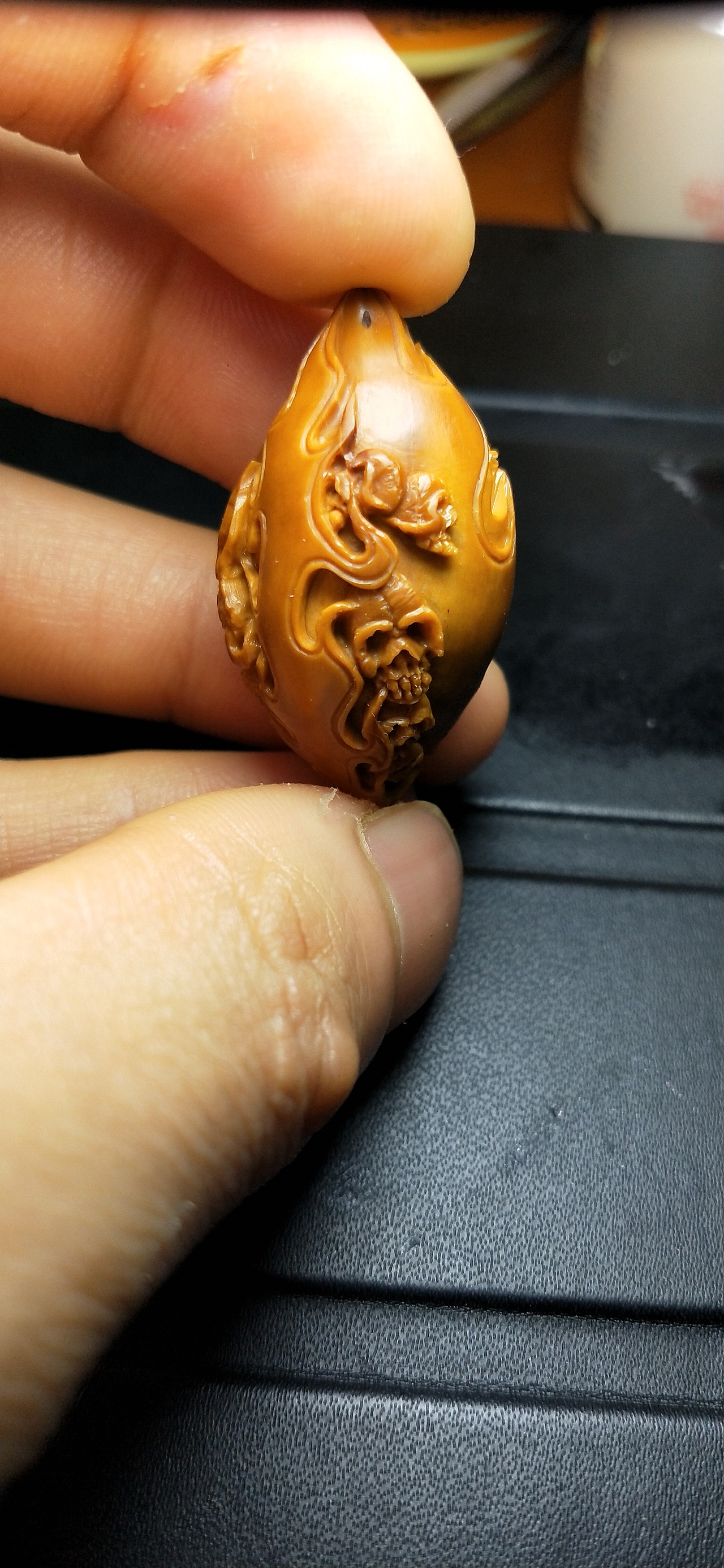 橄榄核核雕 一念之间广州/插画师/3年前/42浏览雕刻小妹