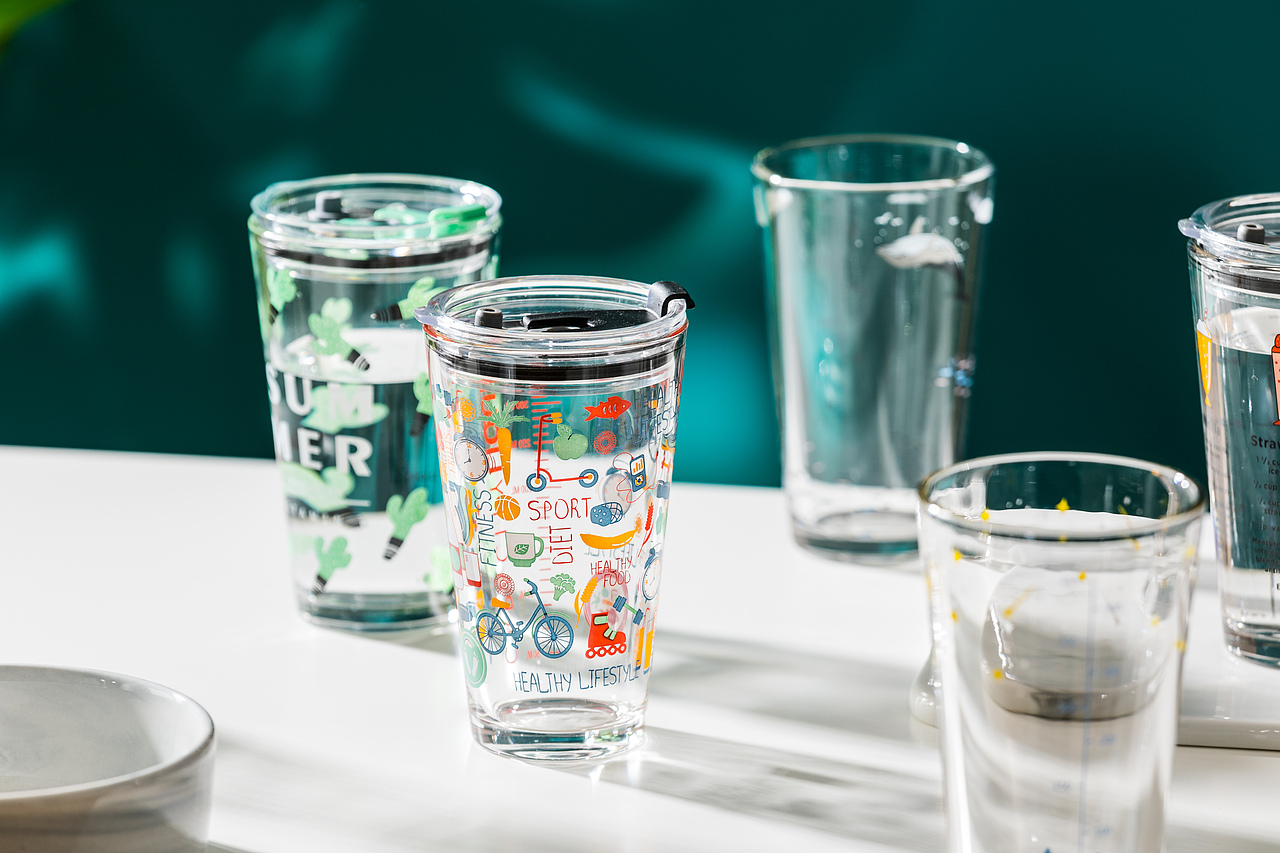 《心有独钟》| 水杯 | 吸管杯 | 玻璃杯 | 饮具（图ZMjE1NjIwNTIw） - 产品摄影 - 站酷设计师一毛拍美器原创素材 - 站酷ZCOOL
