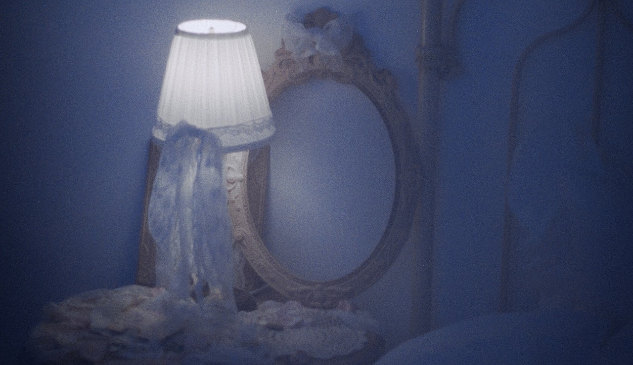 静谧蓝（图ZMTU0MTk5NzMy） - 人像摄影 - 站酷设计师徐咸鱼原创素材 - 站酷ZCOOL