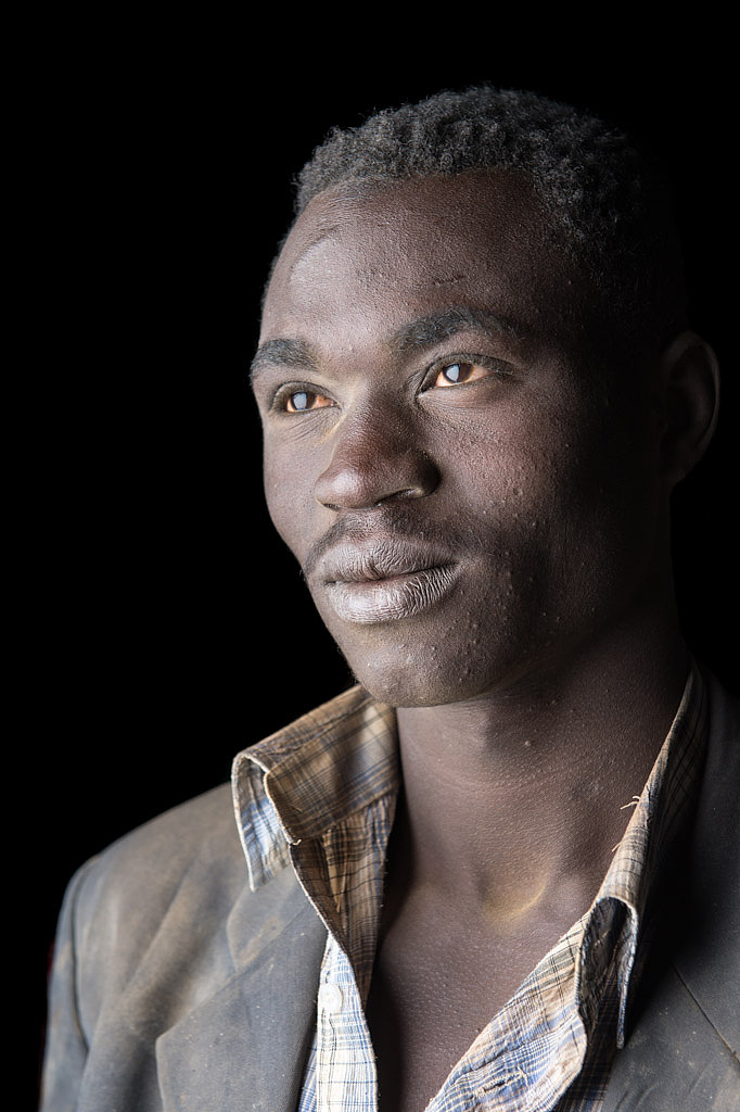 [尼罗河肖像]-Portrait of Nile-金矿加工区矿工系列（图ZNDU0NTE5MzI=） - 人像摄影 - 站酷设计师杜风彦原创素材 - 站酷ZCOOL