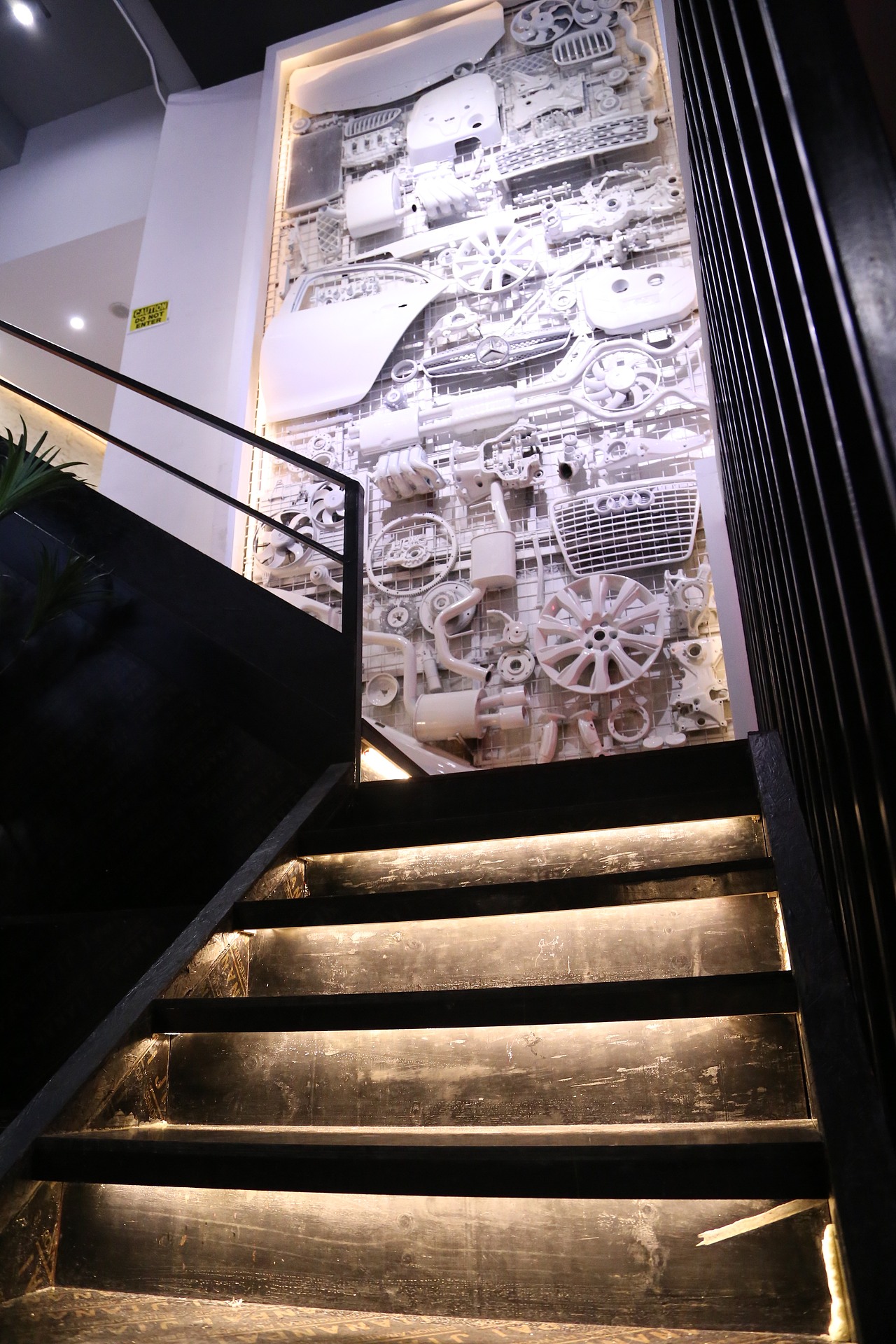 把垃圾改造上墙也蛮酷的