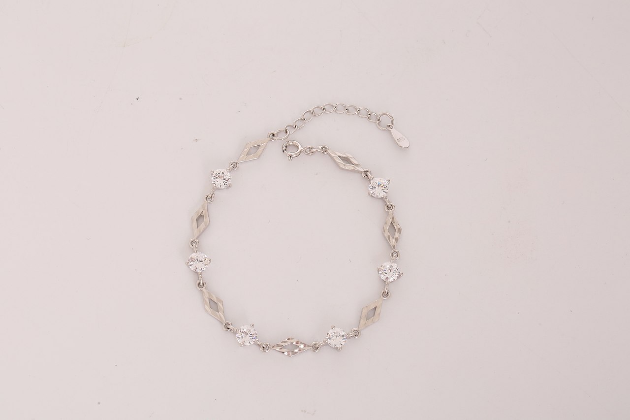 银饰手链产品拍摄图