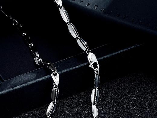 男士铂金项链拍摄