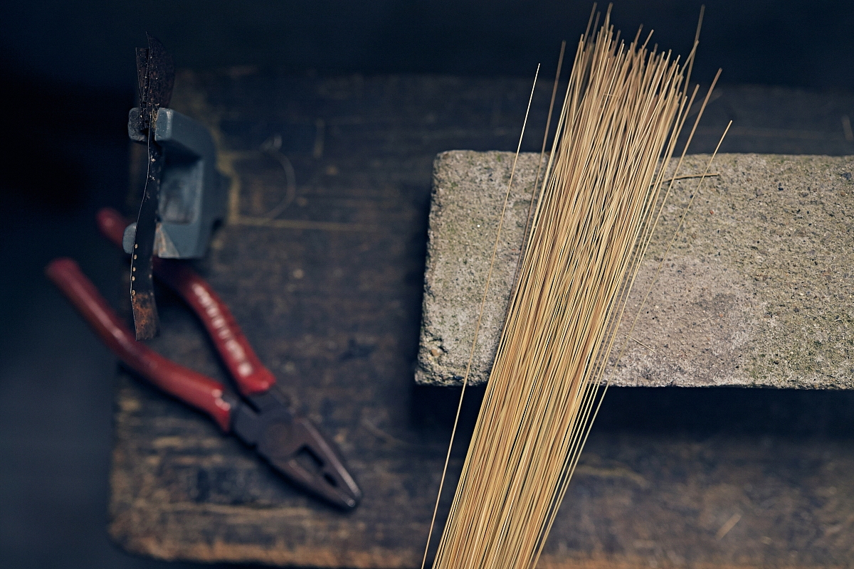 制作捞纸竹帘所用的工具