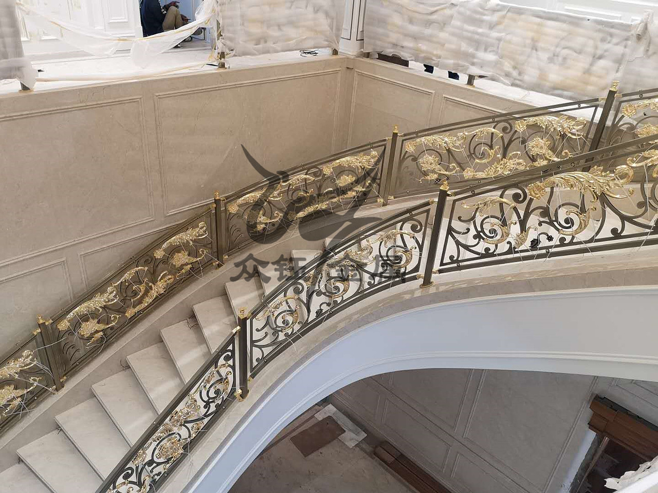 网红铝板雕花镀金护栏 别墅楼梯新款护栏