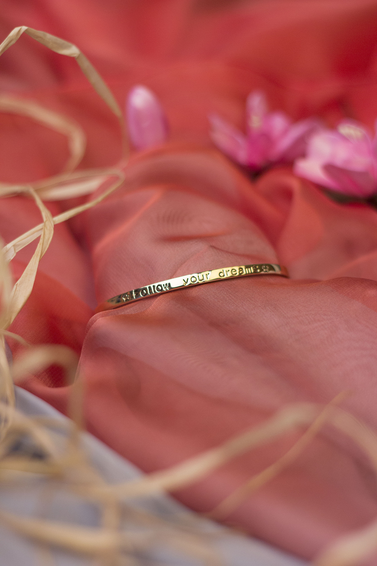 手饰（图ZMzk4NDE1MTI=） - 产品摄影 - 站酷设计师aokisym原创素材 - 站酷ZCOOL