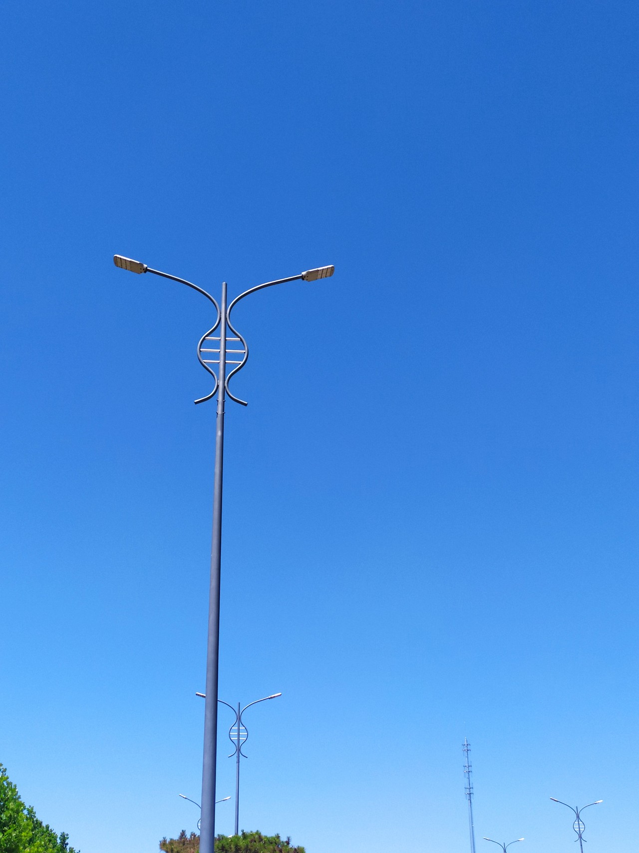 简单大气双臂路灯-市政道路特色双臂路灯-世博光电