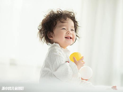 妍然自知©秉小梵