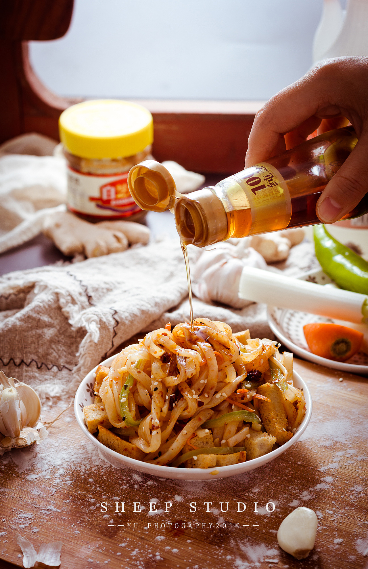 凉皮擀面皮拍摄|摄影|产品摄影|羊咩咩摄影工作室 - 原创作品 - 站酷