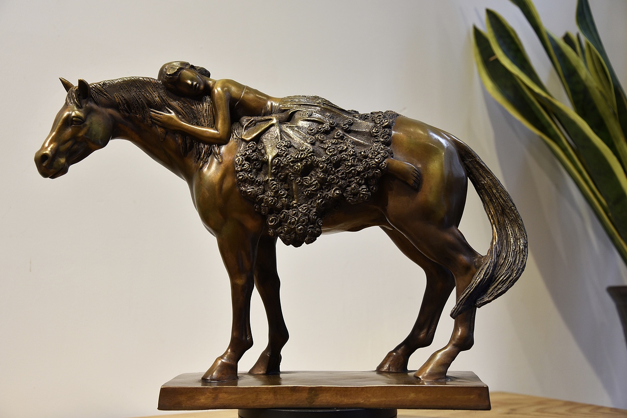 雕塑作品《天边那朵云•NO.5》