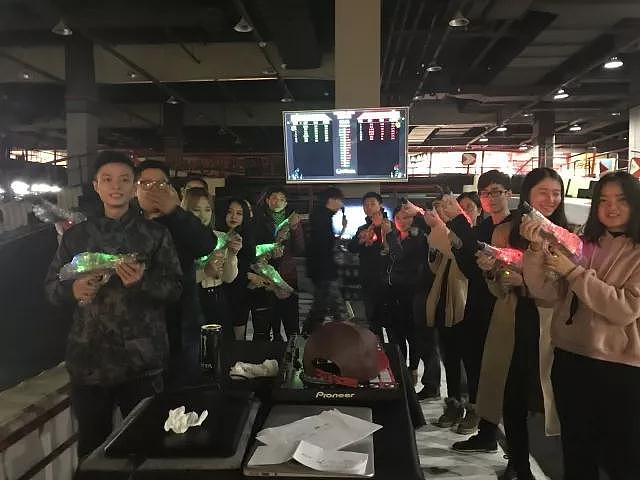 RED BOMB圣诞红趴炸翻天（图ZMTI0NTc3MTIw） - 图案 - 站酷设计师仙女不拉屎原创素材 - 站酷ZCOOL