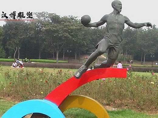 一种凝聚人心，运动主题文化雕塑 
