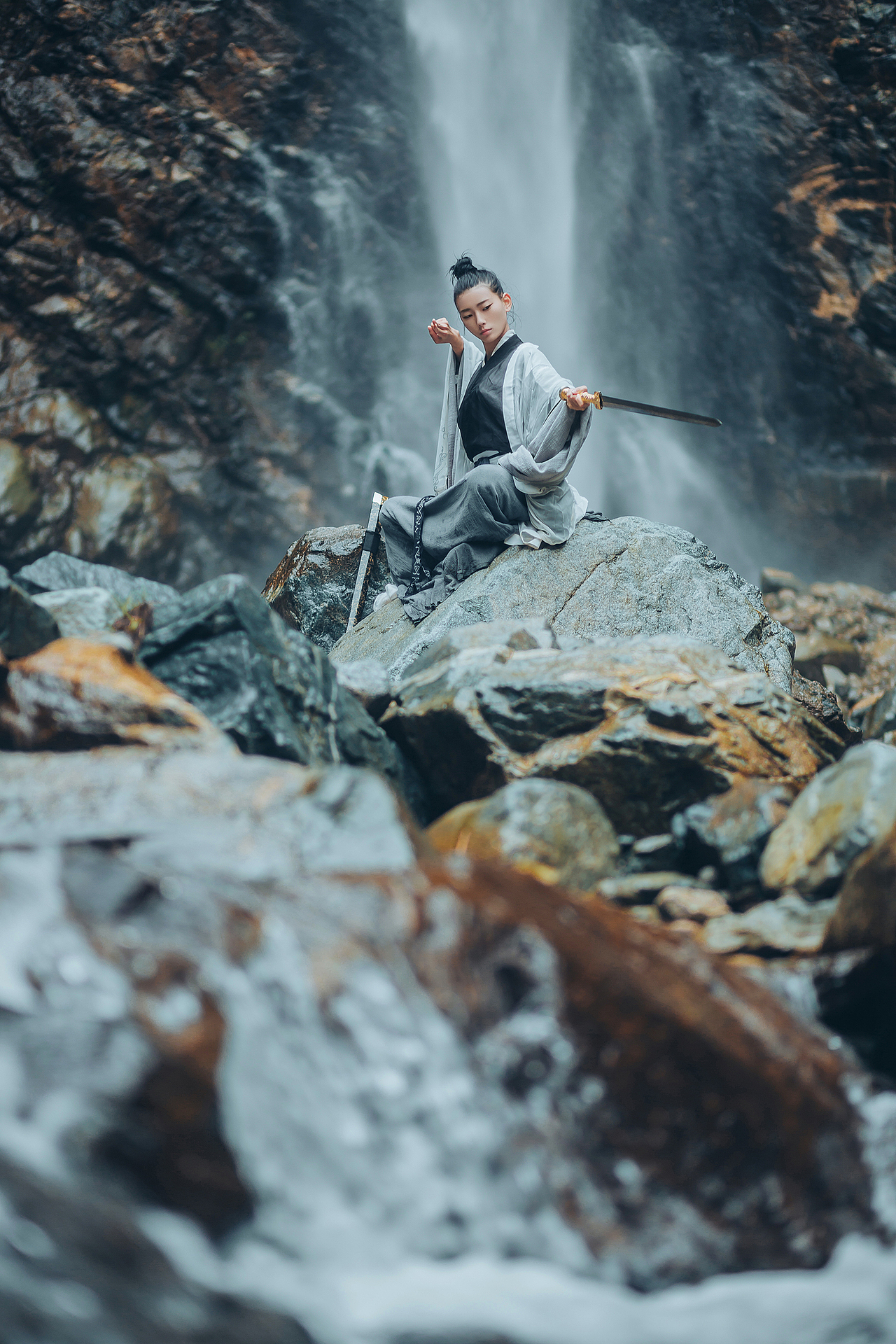 天涯陌路（图ZMTAwNDM4OTA4） - 人像摄影 - 站酷设计师弓长歌原创素材 - 站酷ZCOOL