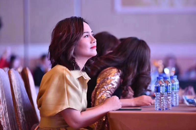 陈悠悠:主动走向波浪线的低谷