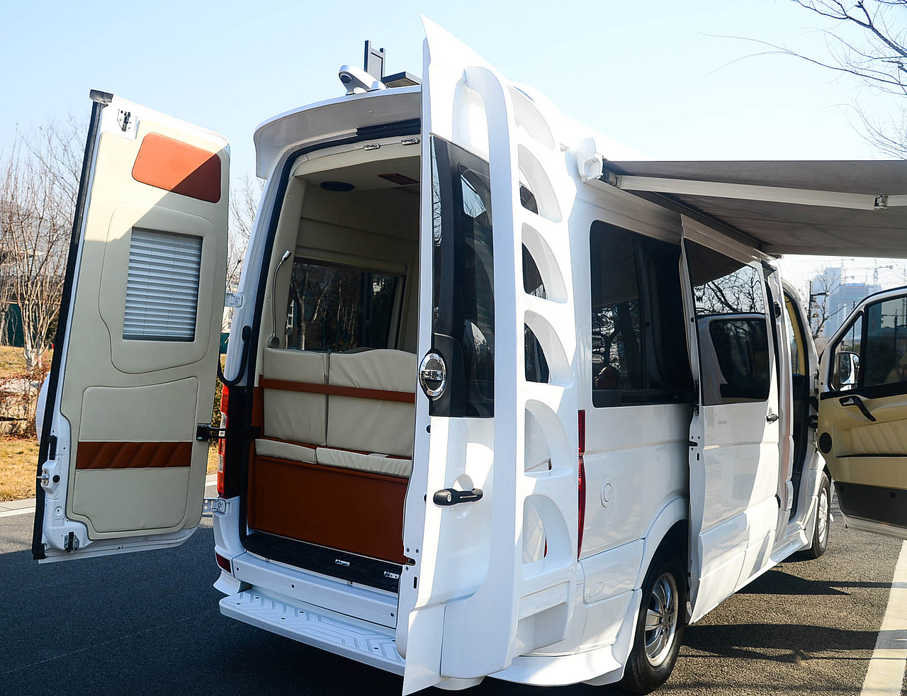 南京金龙b型商旅房车