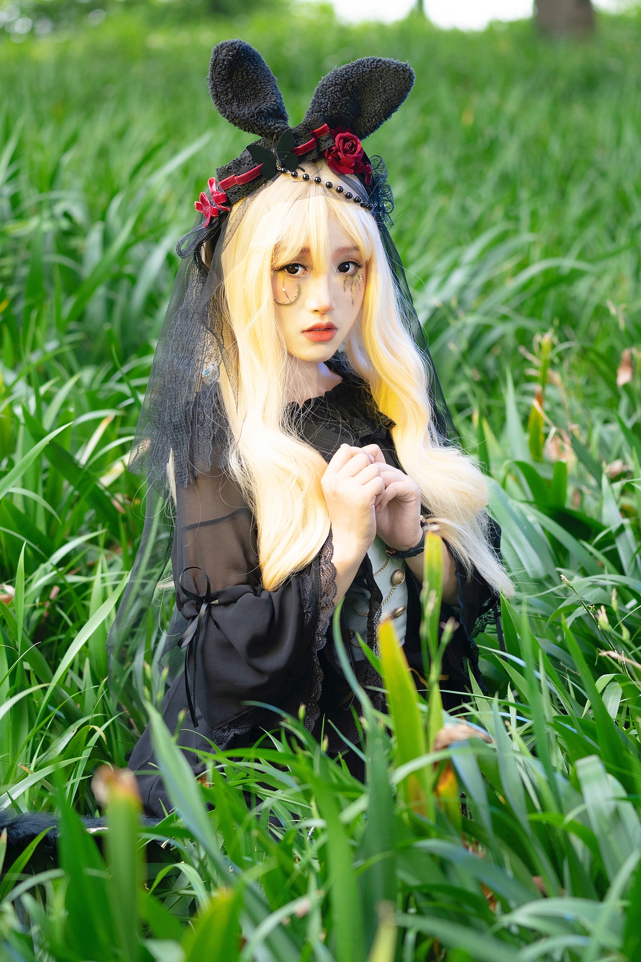 女生摄影 摆拍 时钟主题