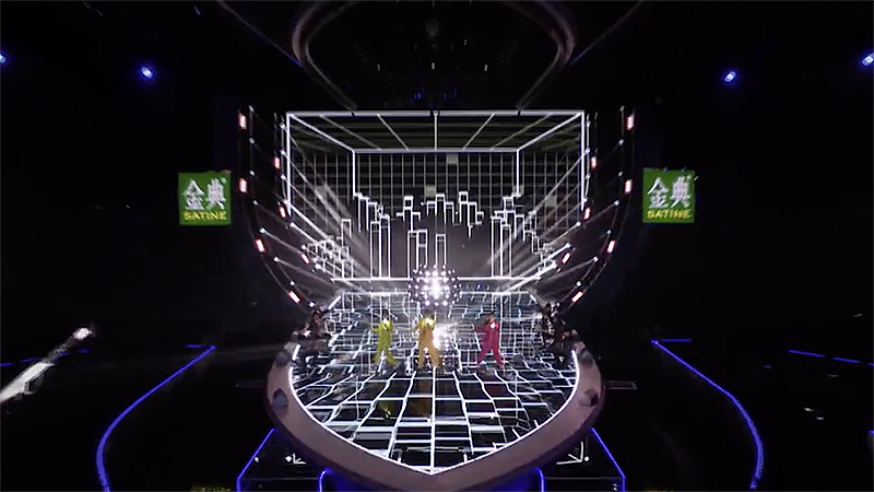 《现在不跳舞要干嘛》视觉是黑白配色,主体为空间感立体视觉,地屏做阵列浮动,颜色翻转出现文字。