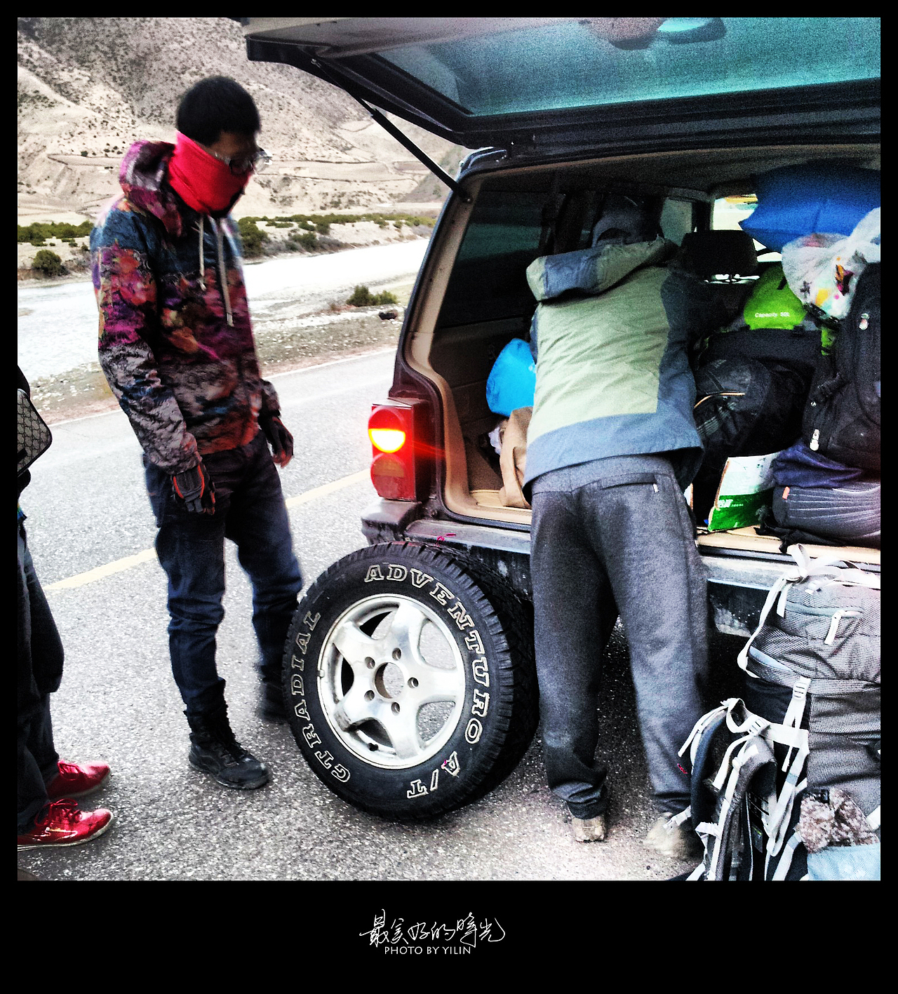 半路又爆胎，幸好有备胎……