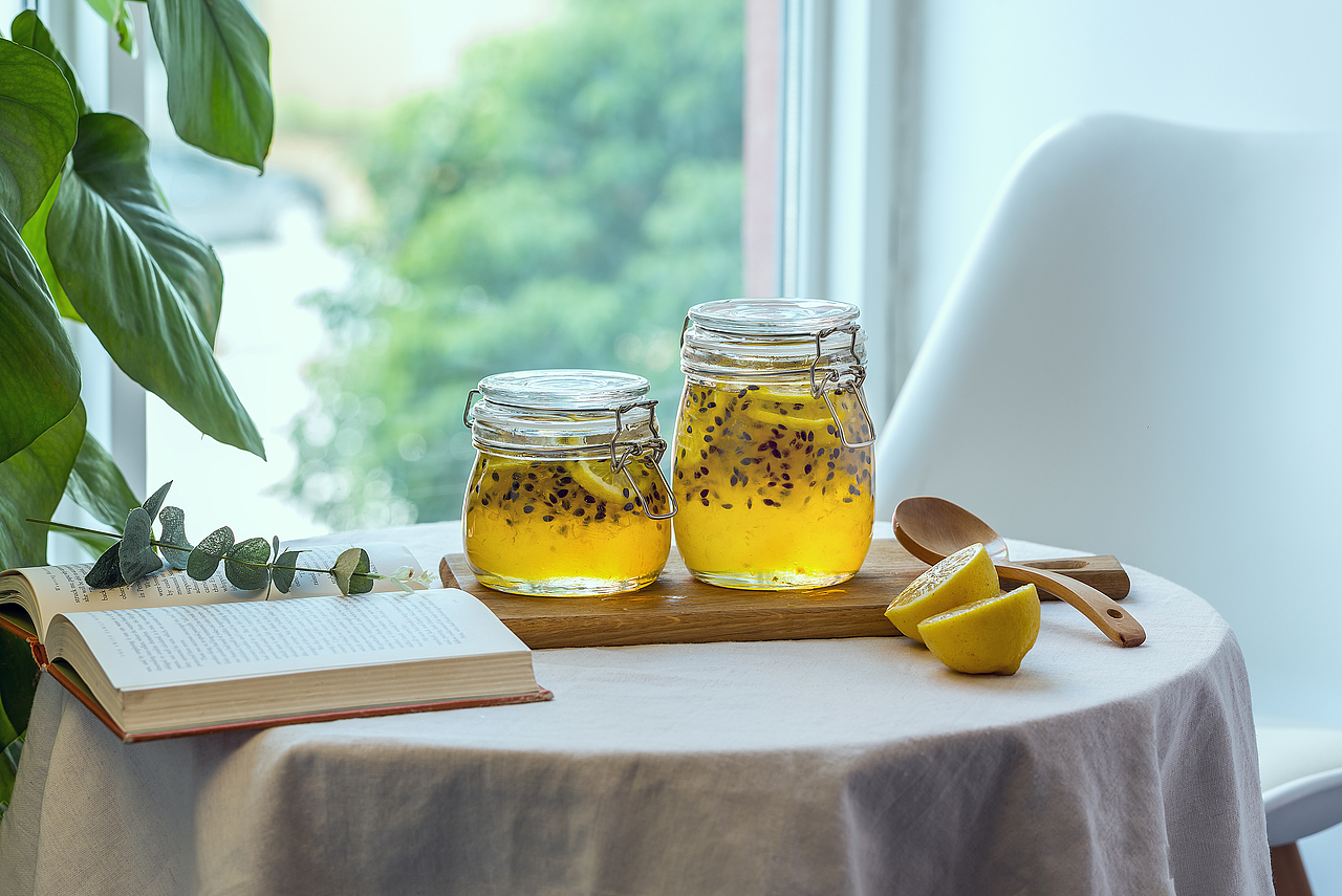 保温杯创意拍摄图