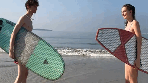 伴随音乐去享受每一次放肆“浪”的时刻,去感受阳光的温度,沙子的触感,海浪的抚摸,去享受音乐与美景结合的美妙心境。