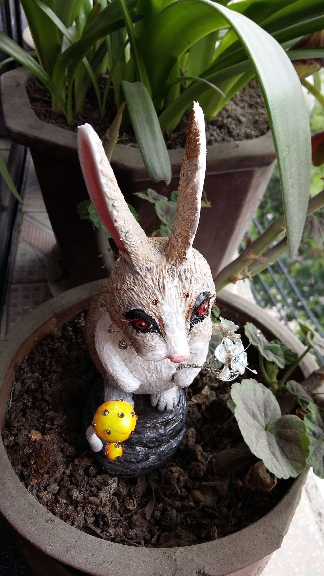 一只可爱的小兔兔正在看着你呢！#这也太可爱了吧 #超轻粘土 #手工diy