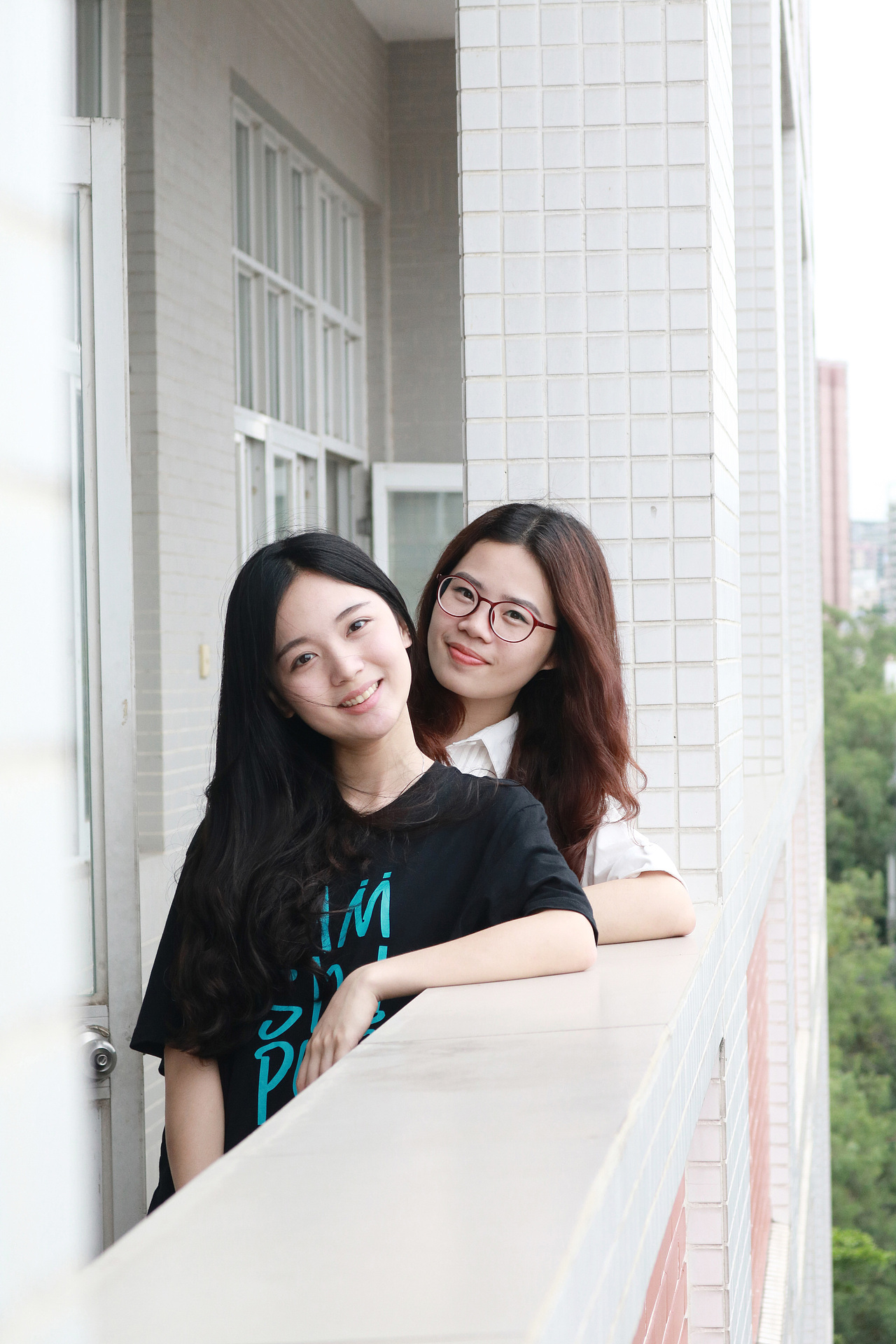 拍毕业照（图ZNTA1Nzc1NTI=） - 人像摄影 - 站酷设计师Comma_原创素材 - 站酷ZCOOL