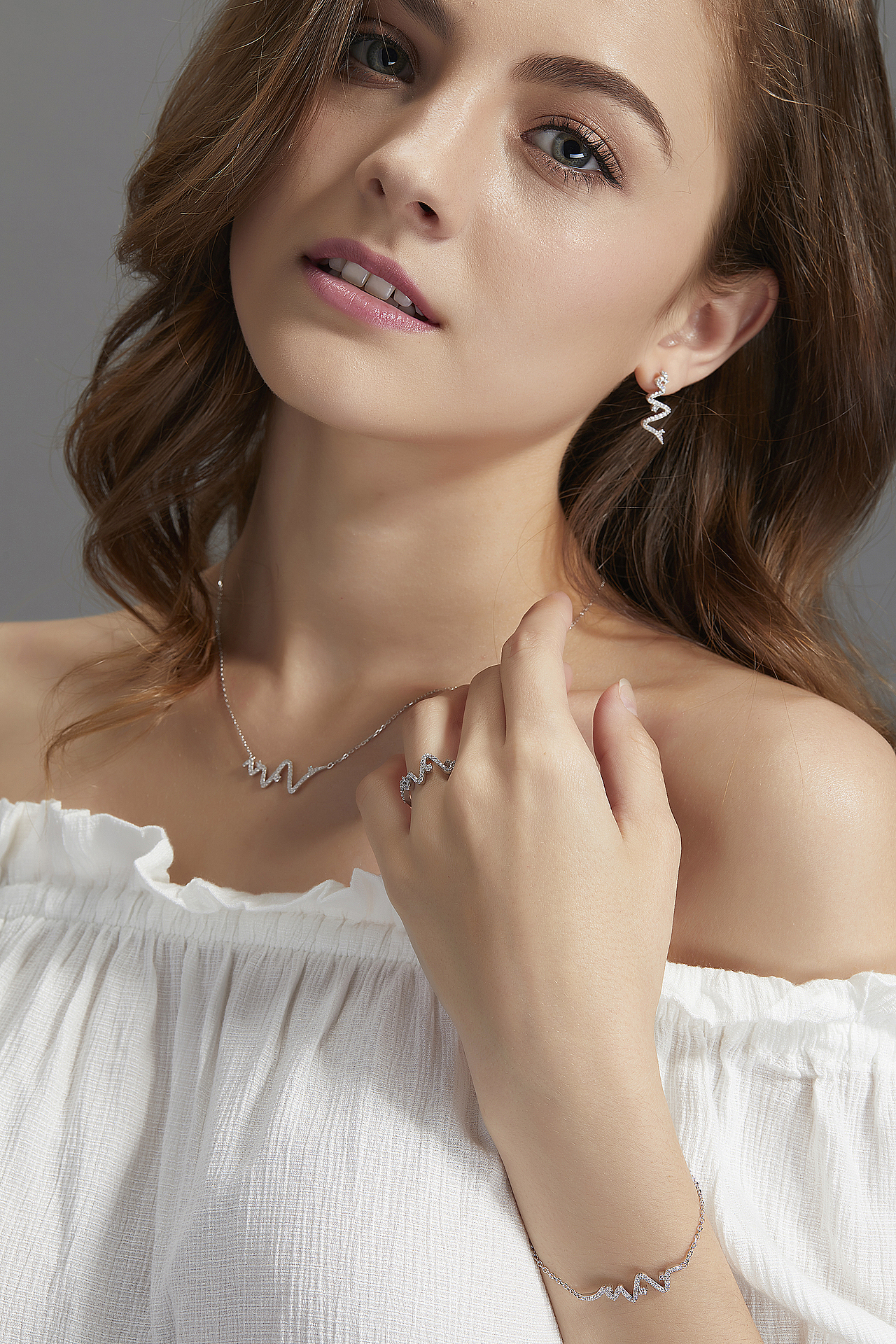 商业人像珠宝模特拍摄（图ZMTU1ODkyMzI0） - 人像摄影 - 站酷设计师商业摄影师陈剑波原创素材 - 站酷ZCOOL