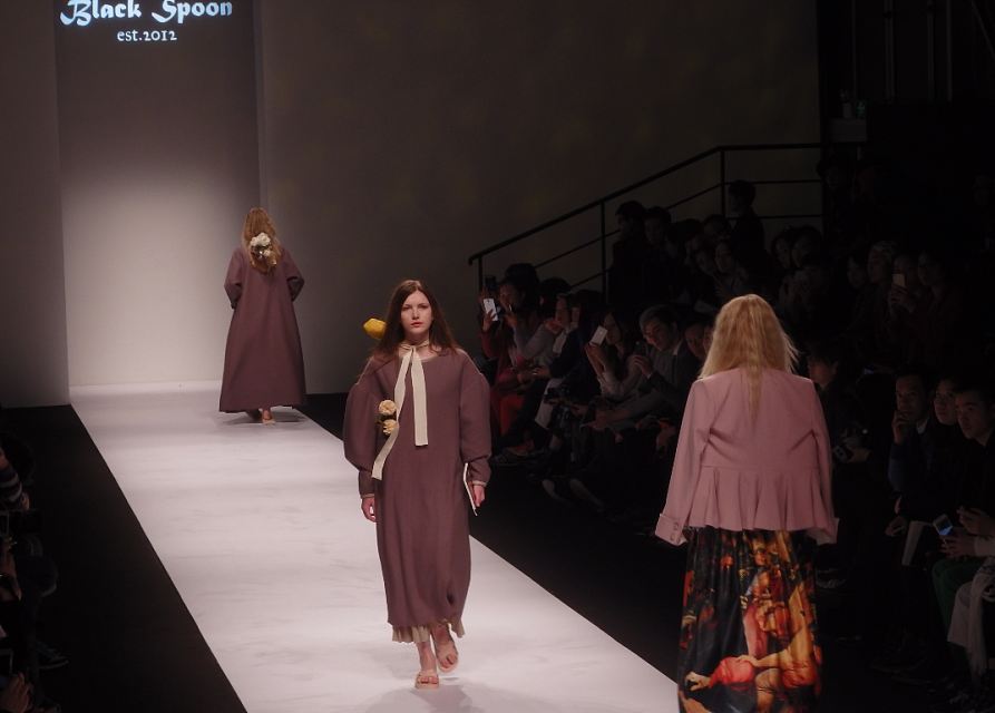 魔烁 #上海时装周2015秋冬# BLACK SPOON