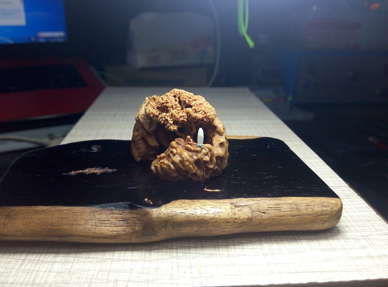 高镂空场景核桃雕刻作品《牧羊曲》