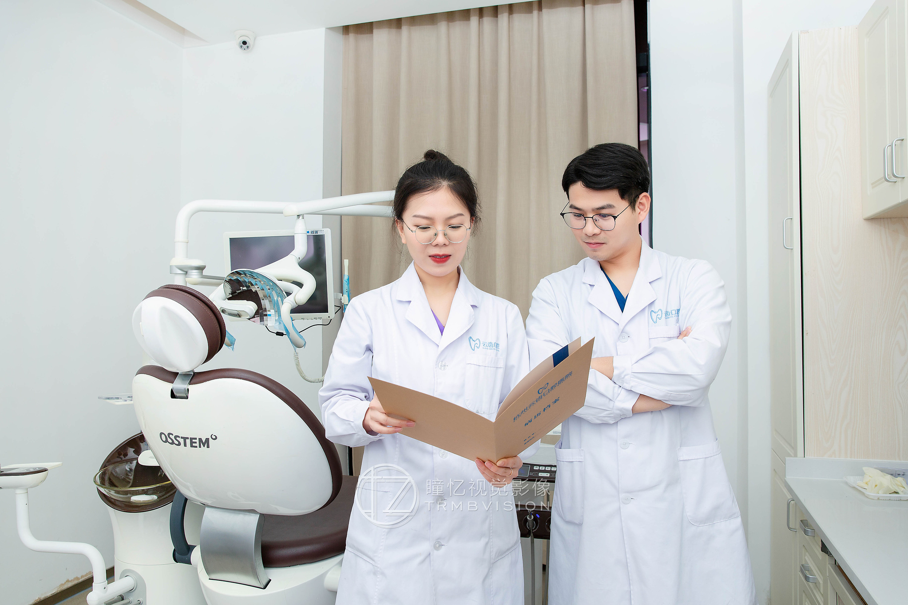 口腔医院形象照|摄影|人像摄影|摄影师面包叔叔 - 原创作品 - 站酷