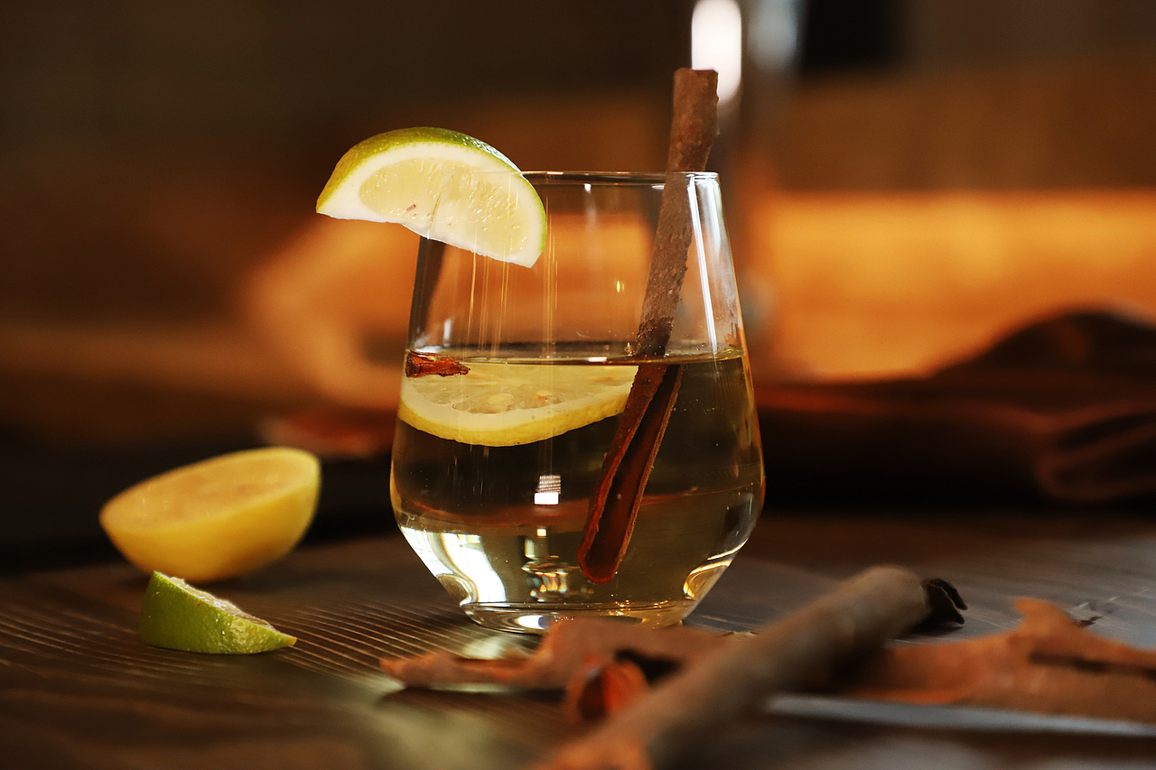 绿豆糕日式手握寿司美式炸鸡汉堡包鳕鱼汉堡标签冬日饮品热饮养生柠