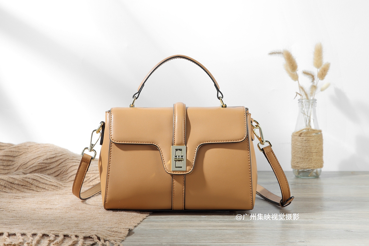网店女包摄影 时尚箱包拍照 静物摄影 平铺场景拍照