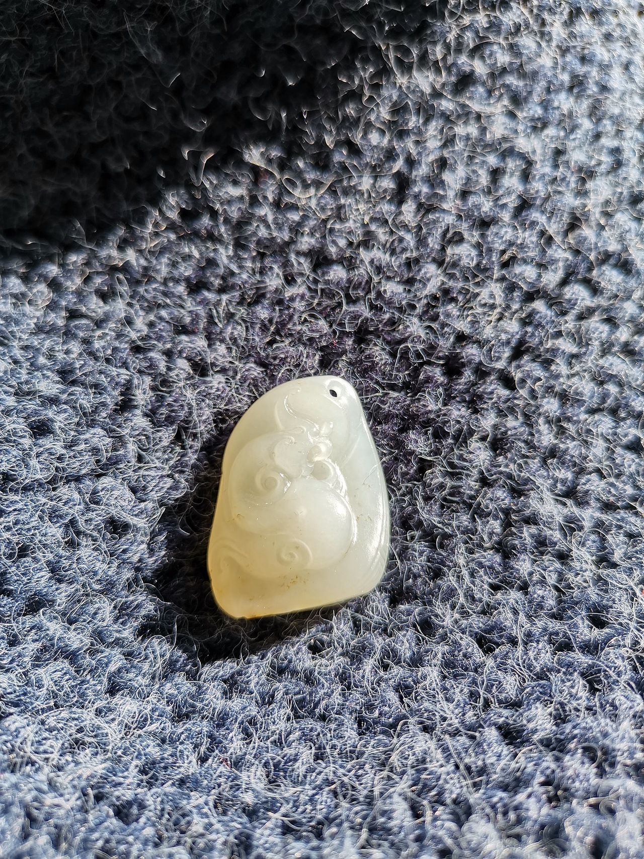 和田白玉籽料凤舞九天有凤来仪挂件象原玉雕