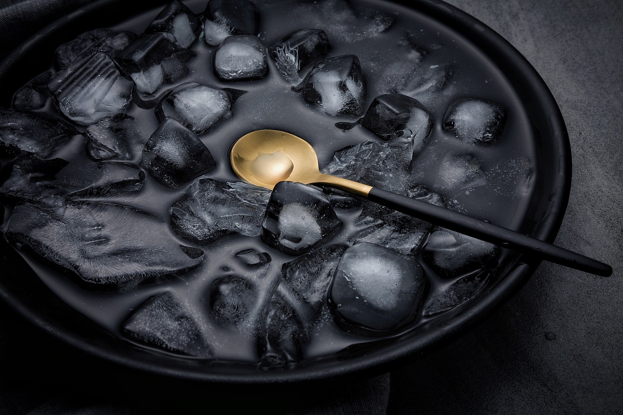 食客的刀与叉（图ZODc5NjMzOTY=） - 产品摄影 - 站酷设计师有何吩咐原创素材 - 站酷ZCOOL