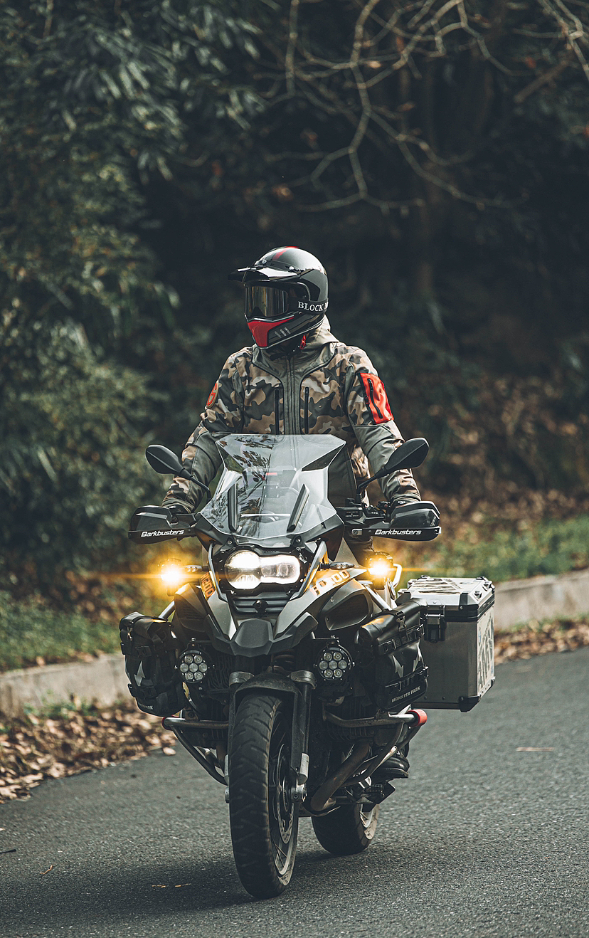 （外星蜗牛）国产品牌机车骑行服（图ZMzQwNDQ5MzYw） - 产品摄影 - 站酷设计师匠心映画摄影原创素材 - 站酷ZCOOL