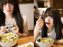 一起吃饭的漂亮姐姐