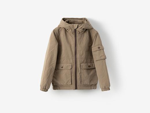 童装白底静物夹棉连帽外套